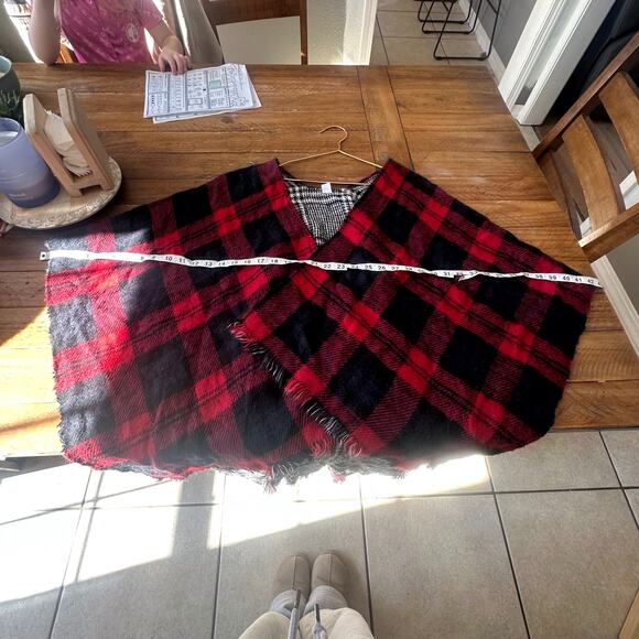 Reversible warm cozy poncho one size - Picture 4 of 5